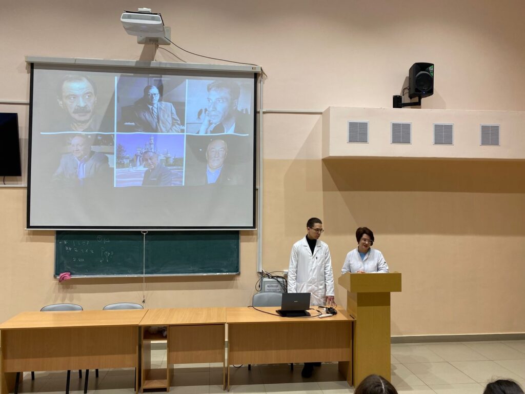 Хирургический кружок медицинского факультета "Оперблок" посетили ученики лицея №2